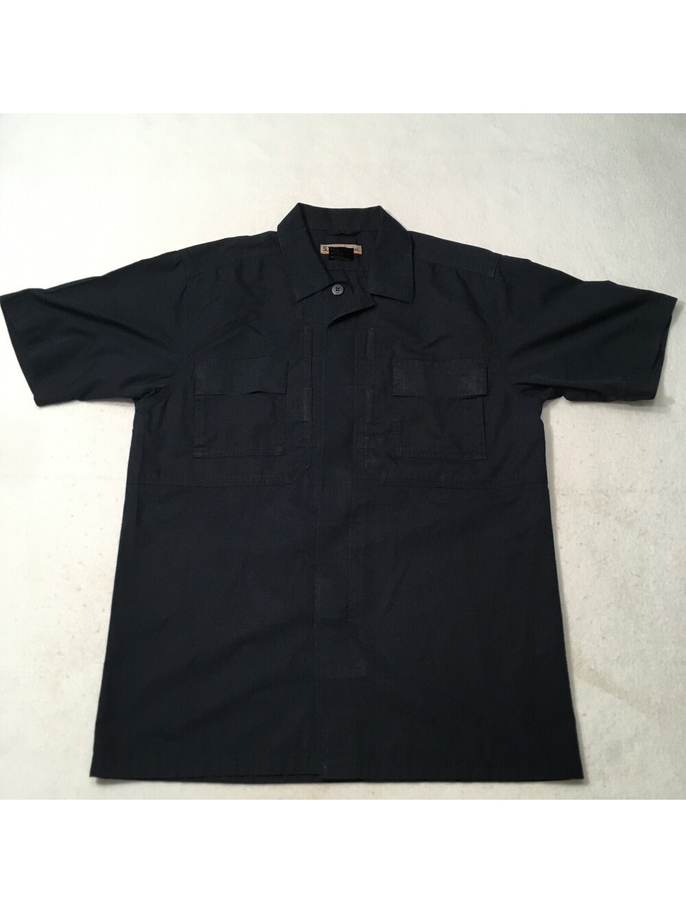 5.11 Tactical Men's Casual Work Shirt Short Sleeve Two Pockets Dark Navy medium